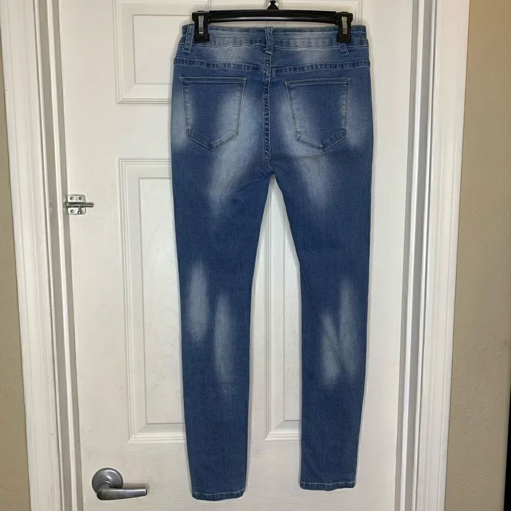 The Style Between Us Skinny Distressed Beaded Jean - Picture 4 of 7